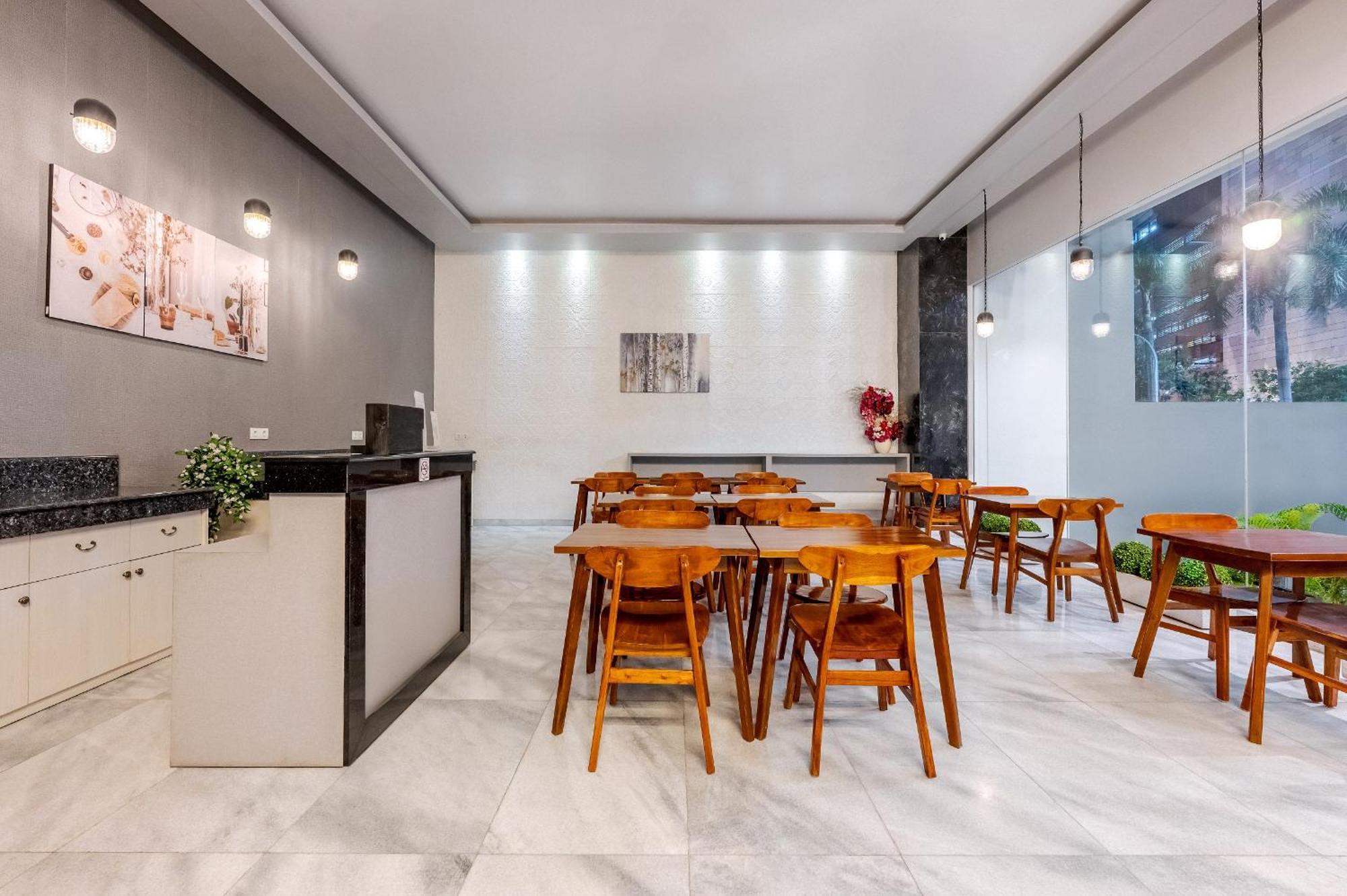 Grand Thamrin Hotel Giacarta Esterno foto